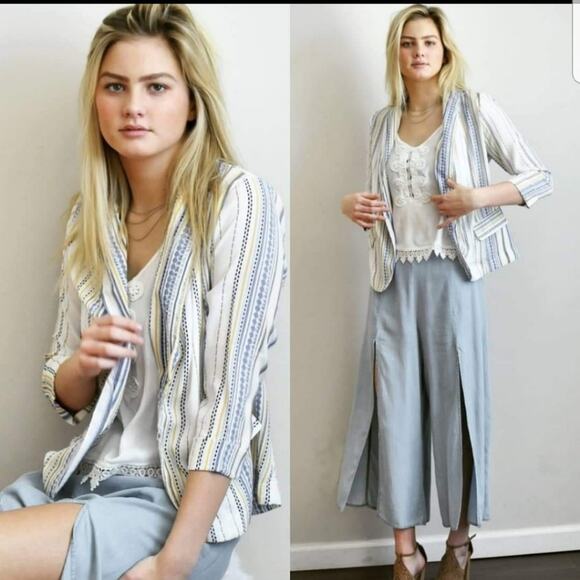 Available open front springtime blazer striped white blue medium - Picture 6 of 11